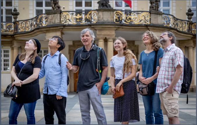 Prague Castle and Royal District: Guided Tour with a Historian - Image 2